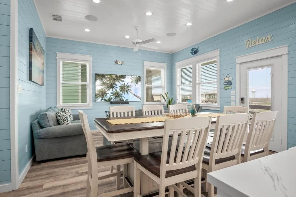 Boardwalk Private Pool Golf Cart Friendly Port Aransas